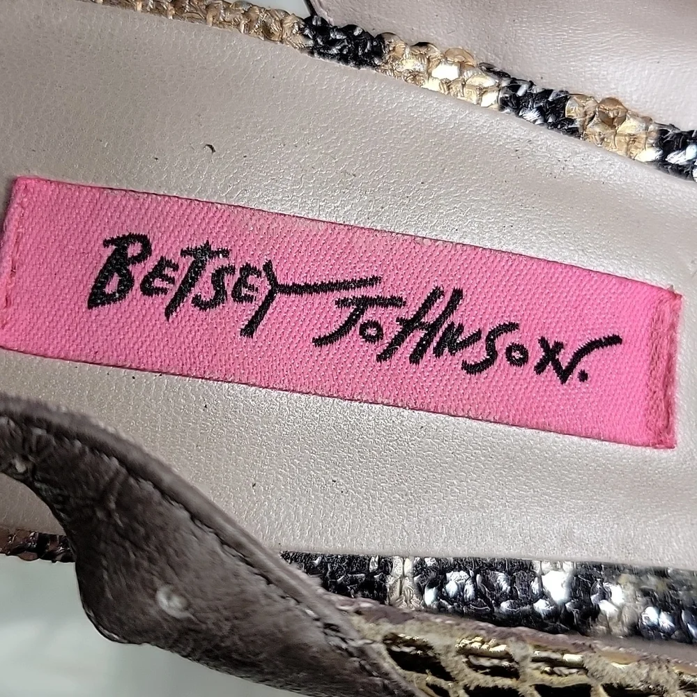 BETSEY JOHNSON Twanty‎ Slingback Pumps Size 6.5